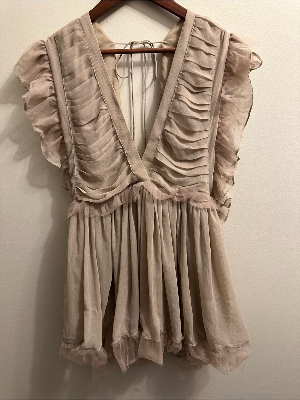 Tularosa Soft Taupe Ruffle V-Neck Chiffon Blouse